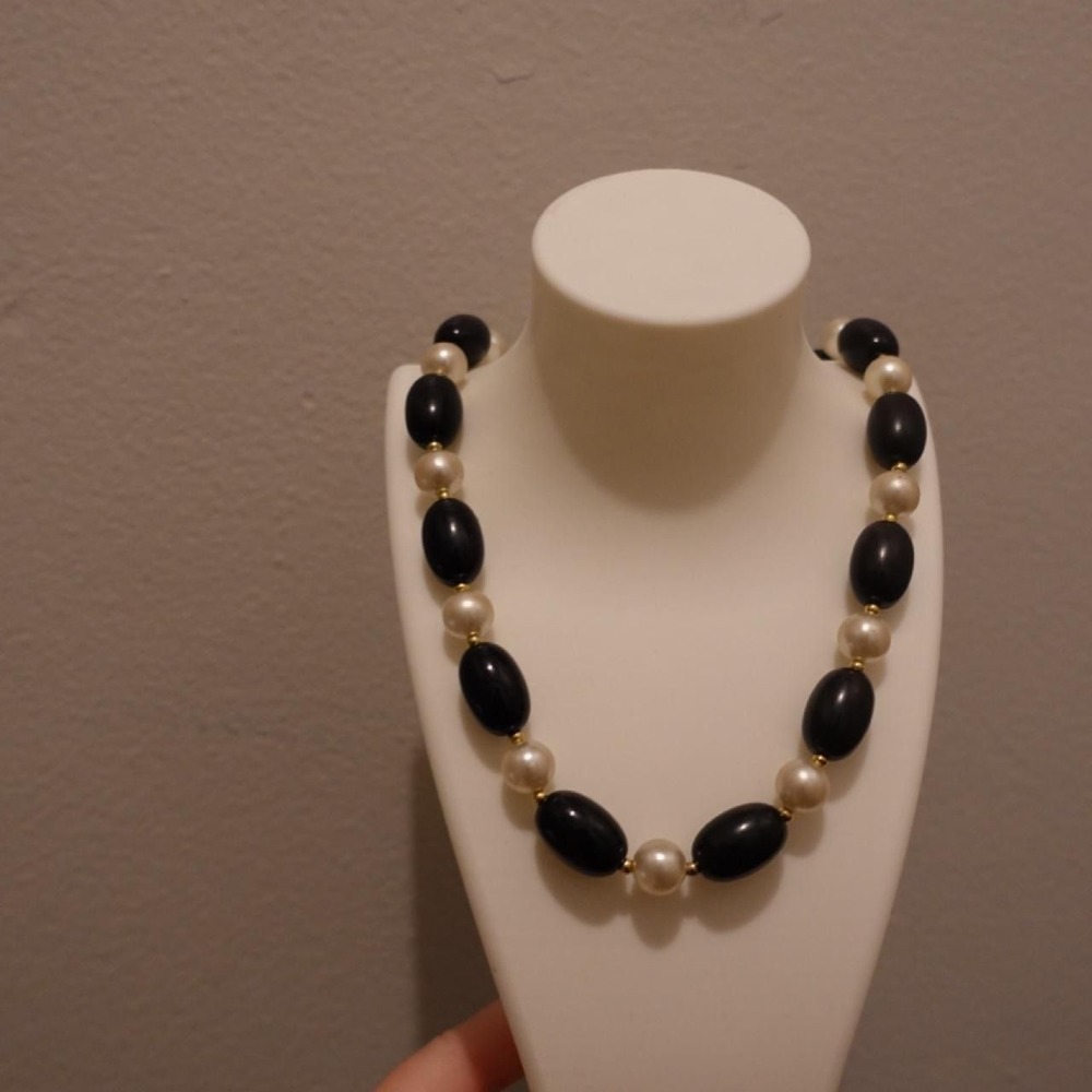 Black and Pearl Necklace